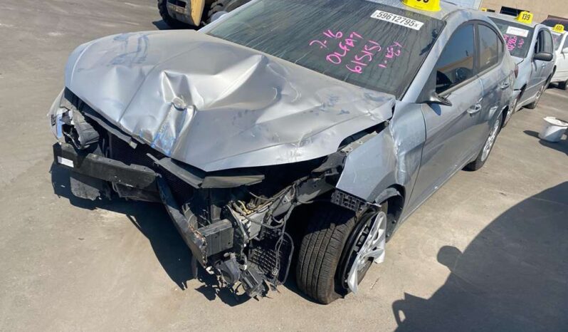 
								Salvaged Cars 2020 Hyundai Elantra full									