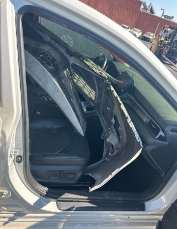 
								Salvaged Cars Toyota Camry full									