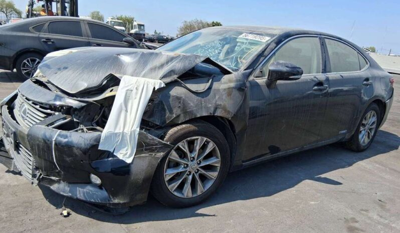 
								Salvaged Cars 2014 Lexus ES full									