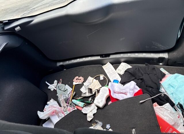 
								Salvaged Cars 2024 Nissan kicks s full									
