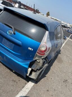 
										Salvaged Cars 2013 Toyota Prius C full									