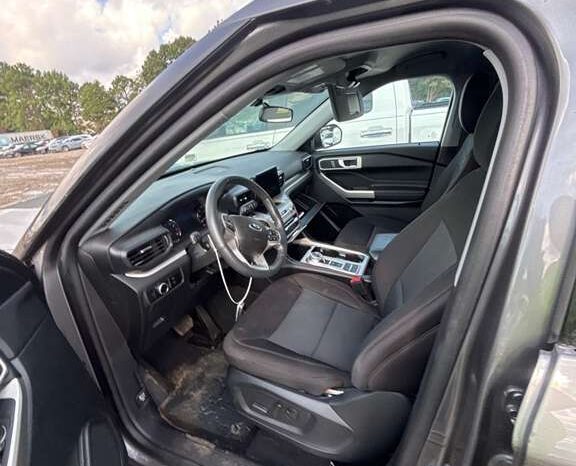 
								Salvaged Cars 2023 Ford Explorer full									