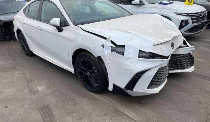
								Salvaged Cars 2025 Toyota Camry full									
