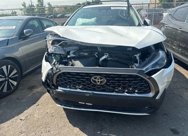 
								Salvaged Cars 2024 Toyota Corolla Cross full									