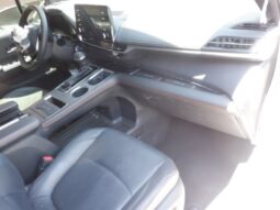 
										Salvaged Cars 2021 Toyota Sienna full									