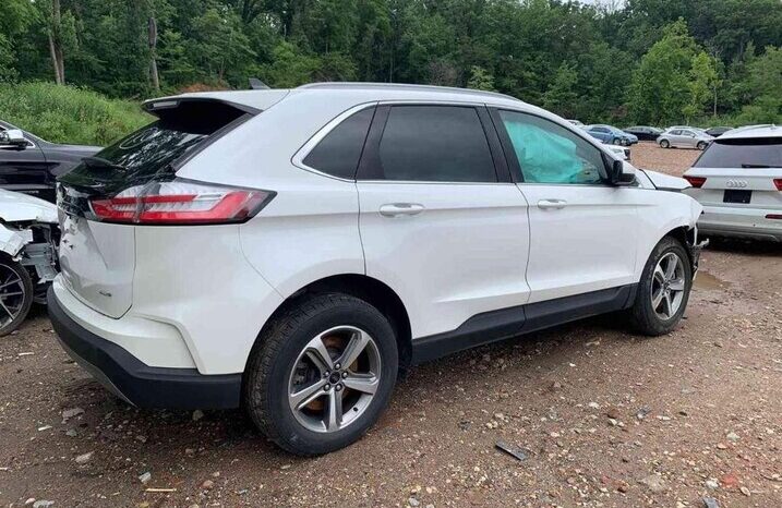 
								Salvaged Cars 2023 Ford Edge full									