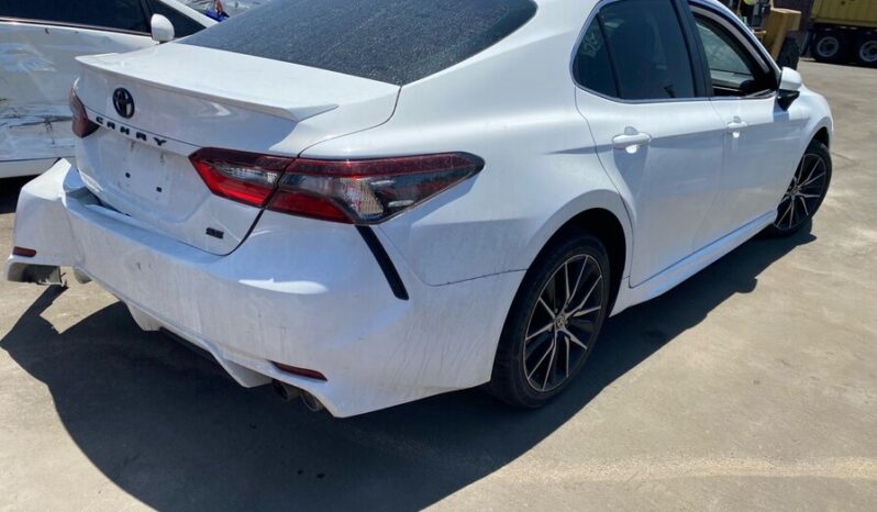 
								Salvaged Cars 2021 Toyota Camry full									