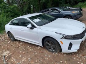 Salvaged Cars 2021 Kia k5