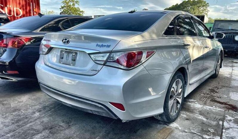 
								Salvaged Cars 2016 Hyundai Sonata full									