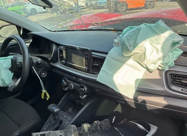 
								Salvaged Cars 2020 Kia Rio full									