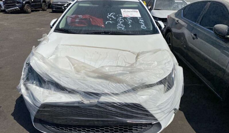 
								Salvaged Cars 2021 Toyota Corolla full									