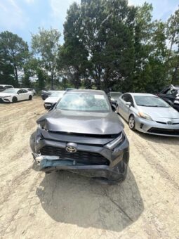 
										Salvaged Cars 2024 Toyota RAV4 full									