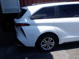 
										Salvaged Cars 2021 Toyota Sienna full									