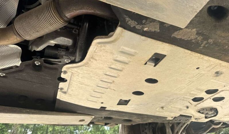 
								Salvaged Cars 2023 LAND ROVER Defender full									