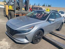 
										Salvaged Cars 2021 Hyundai Elantra full									