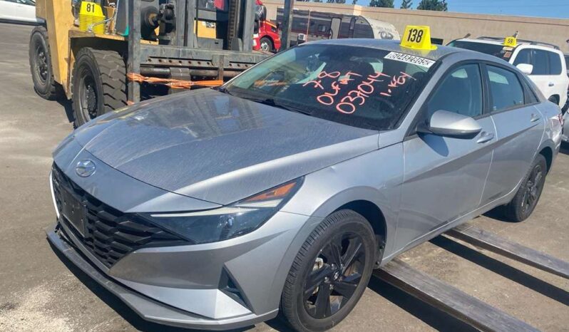
								Salvaged Cars 2021 Hyundai Elantra full									