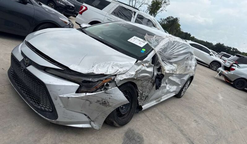 
								Salvaged Cars 2021 Toyota Corolla full									