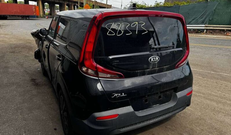 
								Salvaged Cars 2021 Kia Soul full									