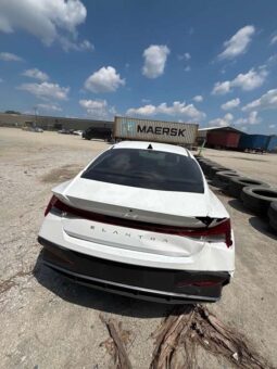 
										Salvaged Cars 2024 Hyundai Elantra full									
