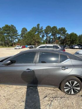 Salvaged Cars 2022 Nissan Altima
