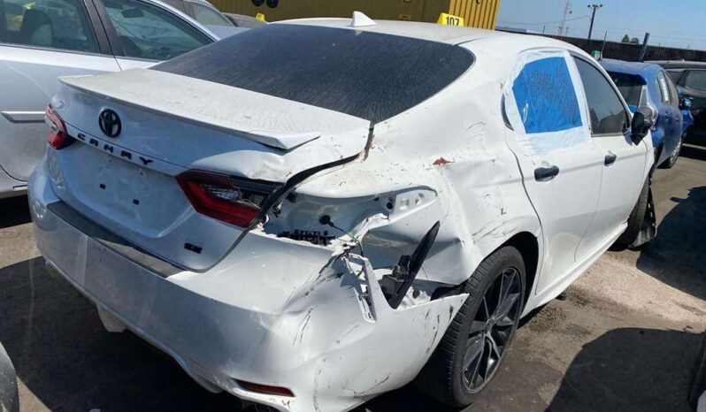 
								Salvaged Cars 2022 Toyota Camry full									