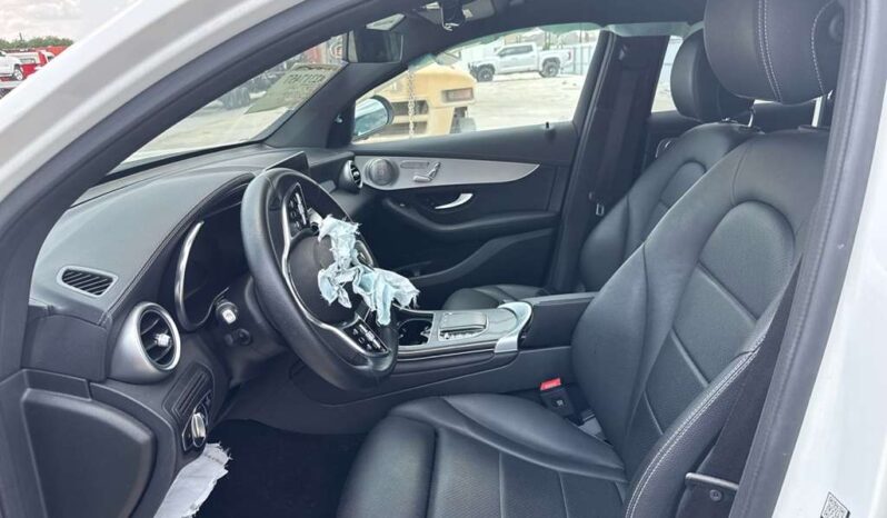 
								Salvaged Cars 2023 Mercedes-Benz GLC-Class full									