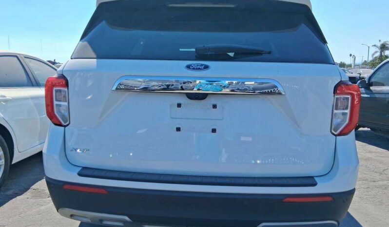 
								Salvaged Cars 2021 Ford Explorer full									