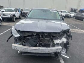 Salvaged Cars 2023 Toyota Highlander