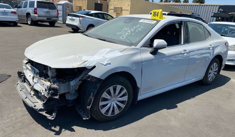 
								Salvaged Cars 2024 Toyota Camry full									