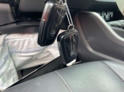 
										Salvaged Cars 2020 Toyota Highlander full									