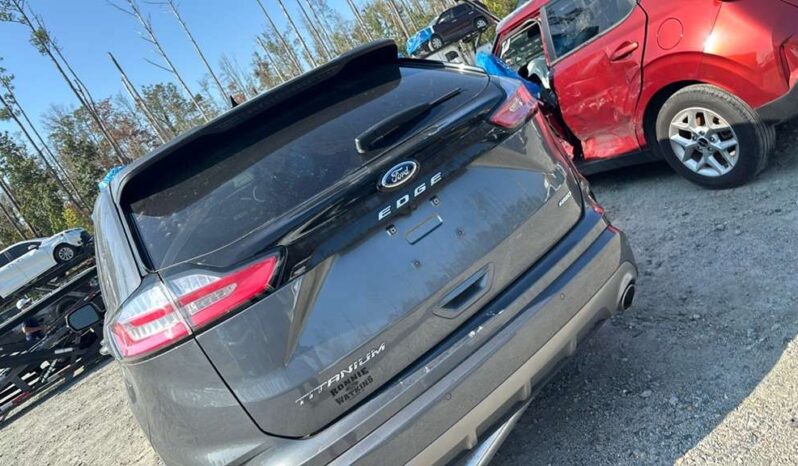 
								Salvaged Cars 2024 Ford Edge full									