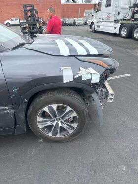 Salvaged Cars 2023 Toyota Highlander