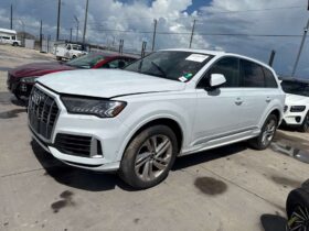 Salvaged Cars 2023 Audi Q7