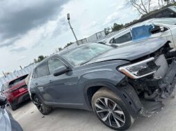 
										Salvaged Cars 2025 Volkswagen Atlas Cross Sport full									