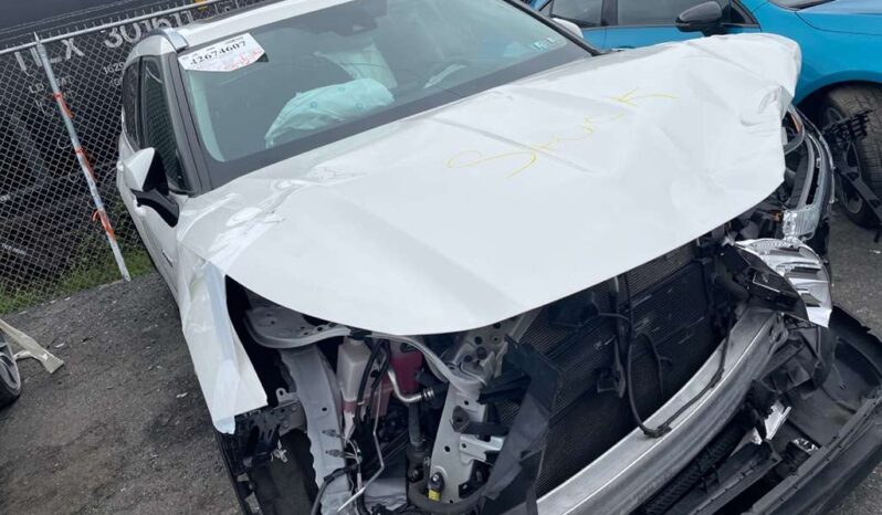 
								Salvaged Cars 2020 Toyota Highlander full									