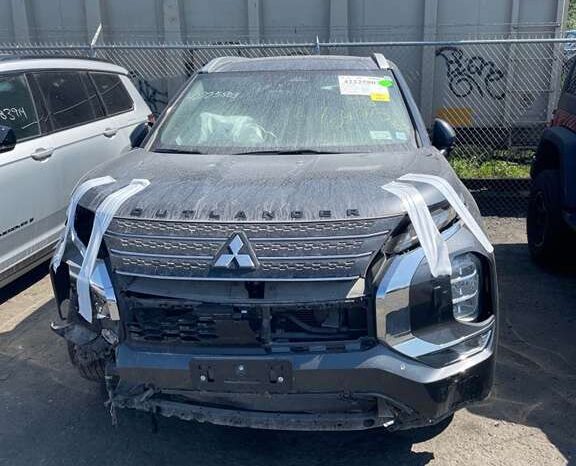 
								Salvaged Cars 2024 MITSUBISHI Outlander full									
