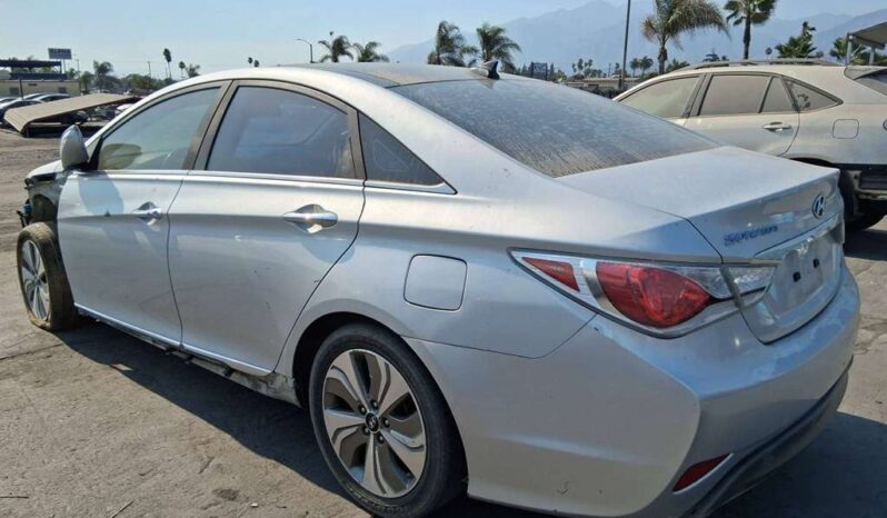 
								Salvaged Cars 2014 Hyundai Sonata full									