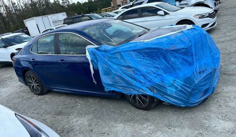 
								Salvaged Cars 2024 Toyota Camry full									