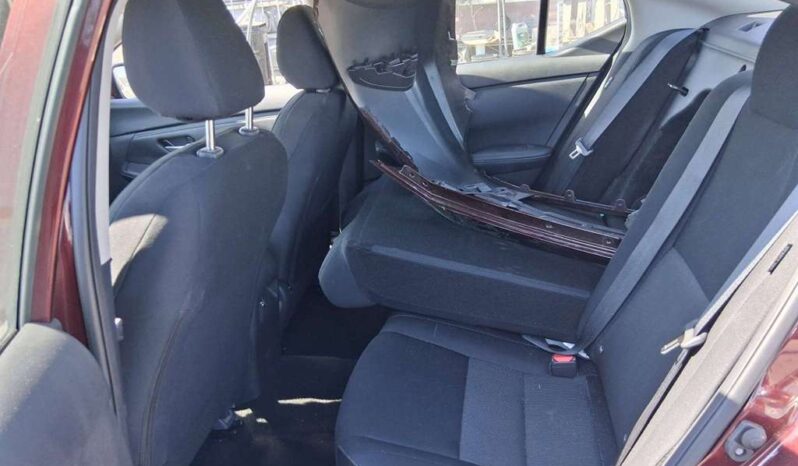 
								Salvaged Cars 2025 Nissan Sentra full									