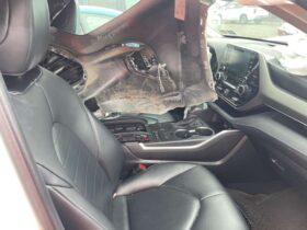 Salvaged Cars 2020 Toyota Highlander