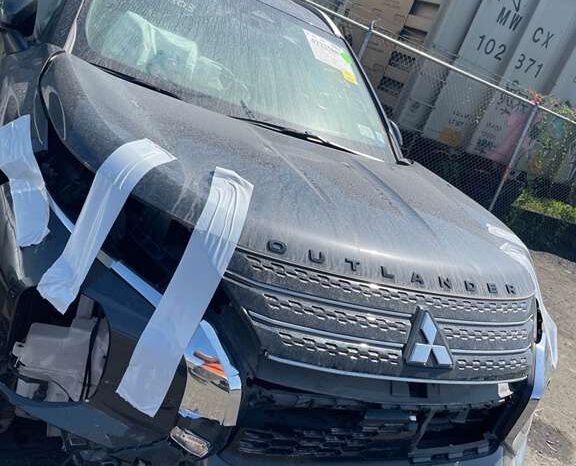 
								Salvaged Cars 2024 MITSUBISHI Outlander full									