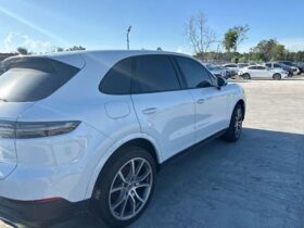 Salvaged Cars 2019 Porsche Cayenne