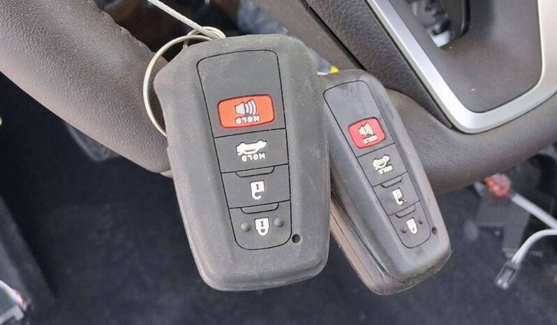 
								Salvaged Cars 2024 Toyota RAV4 full									