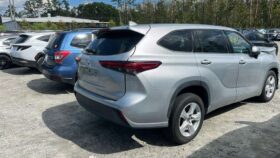 Salvaged Cars 2021 Toyota Highlander