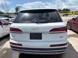 
										Salvaged Cars 2023 Audi Q7 full									