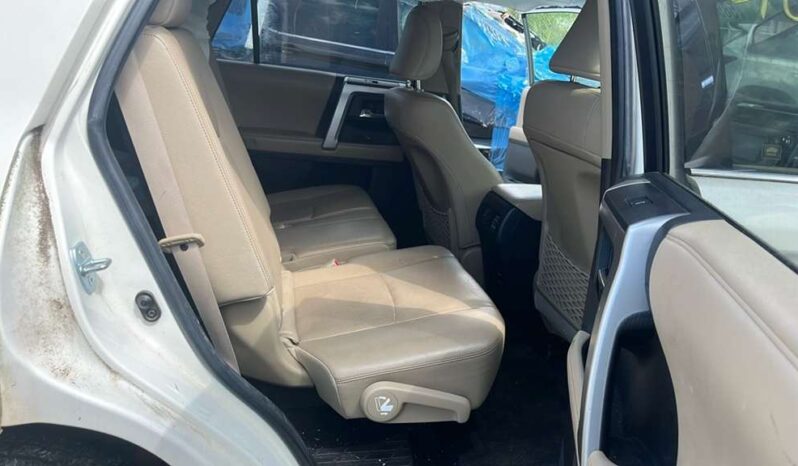 
								Salvaged Cars 2015 Toyota 4-Runner full									