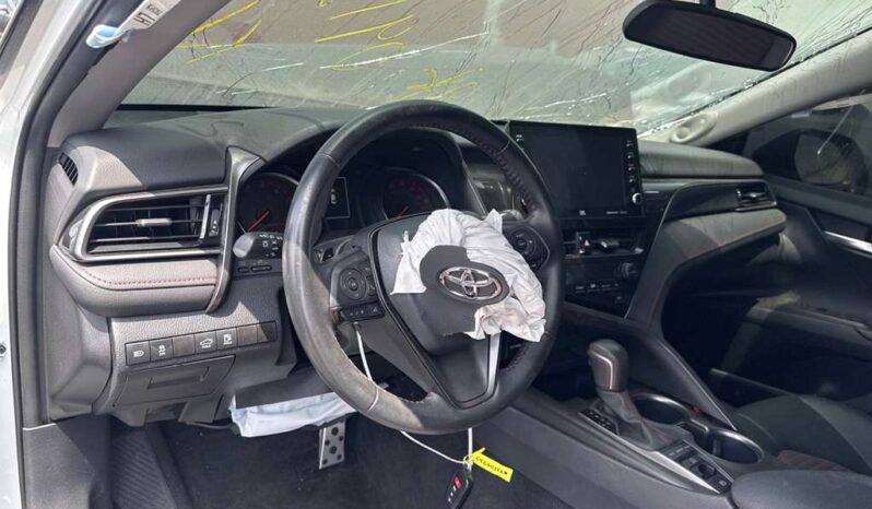 
								Salvaged Cars 2024 Toyota Camry full									