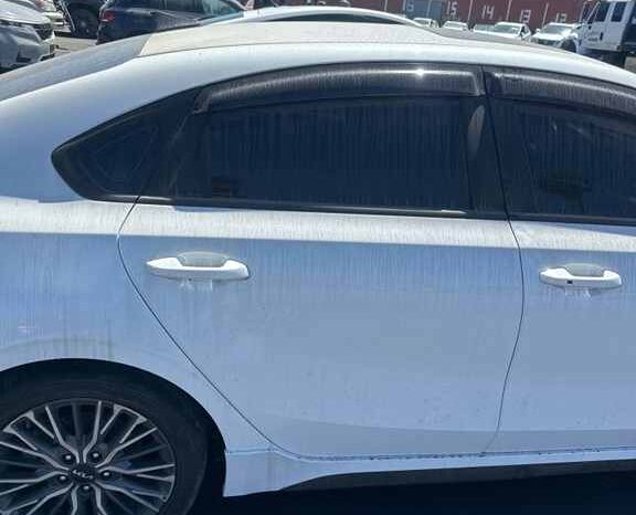 
								Salvaged Cars 2023 Kia Forte full									