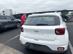 
										Salvaged Cars 2025 Hyundai Venue full									
