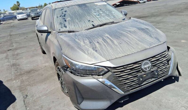 
								Salvaged Cars 2025 Nissan Sentra full									